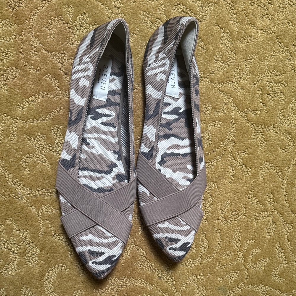 Seven7 Women's Camouflage Loafers - Tan and Brown